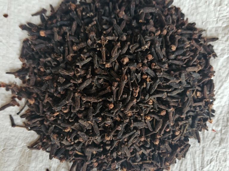 Cloves 