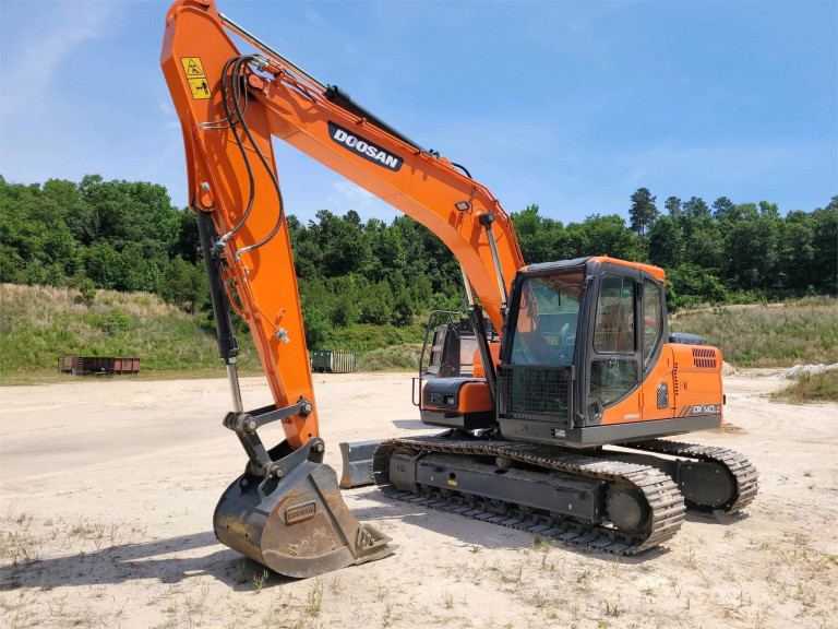 2019 DOOSAN DX140 LC