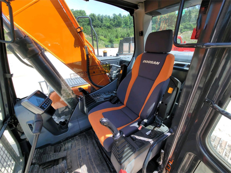 2019 DOOSAN DX140 LC