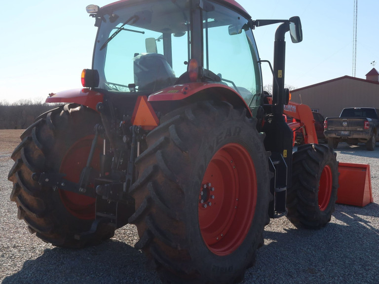 TRACTOR 2017 KUBOTA M6-141 MFWD