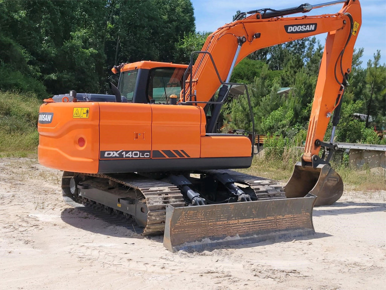 2019 DOOSAN DX140 LC